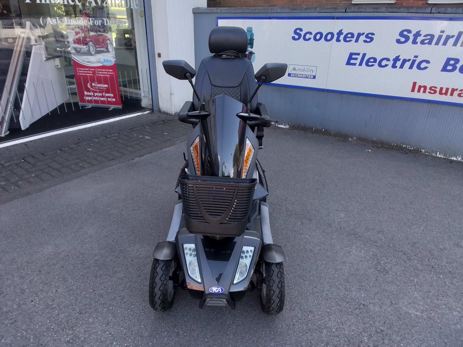 TGA Vista S - Black | Scunthorpe - Eden Mobility