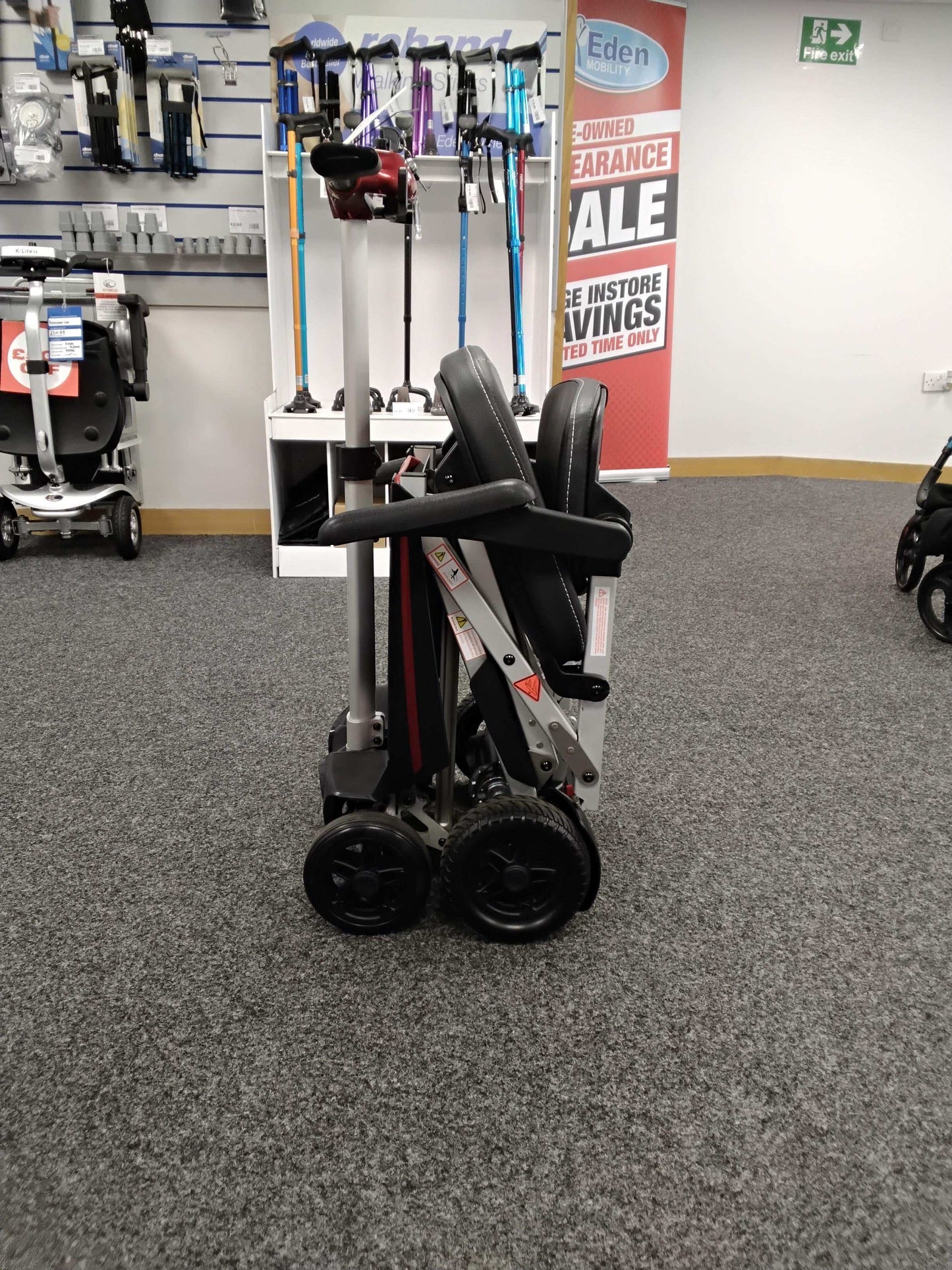 Mobifree Fold - Red | Chesterfield