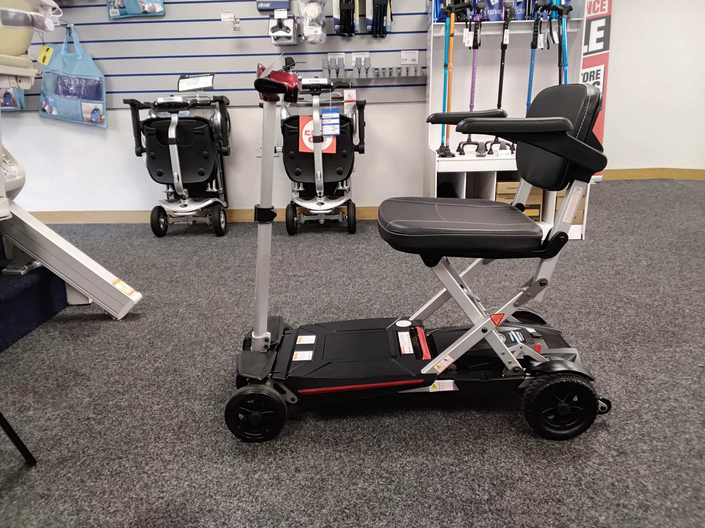 Mobifree Fold - Red | Chesterfield