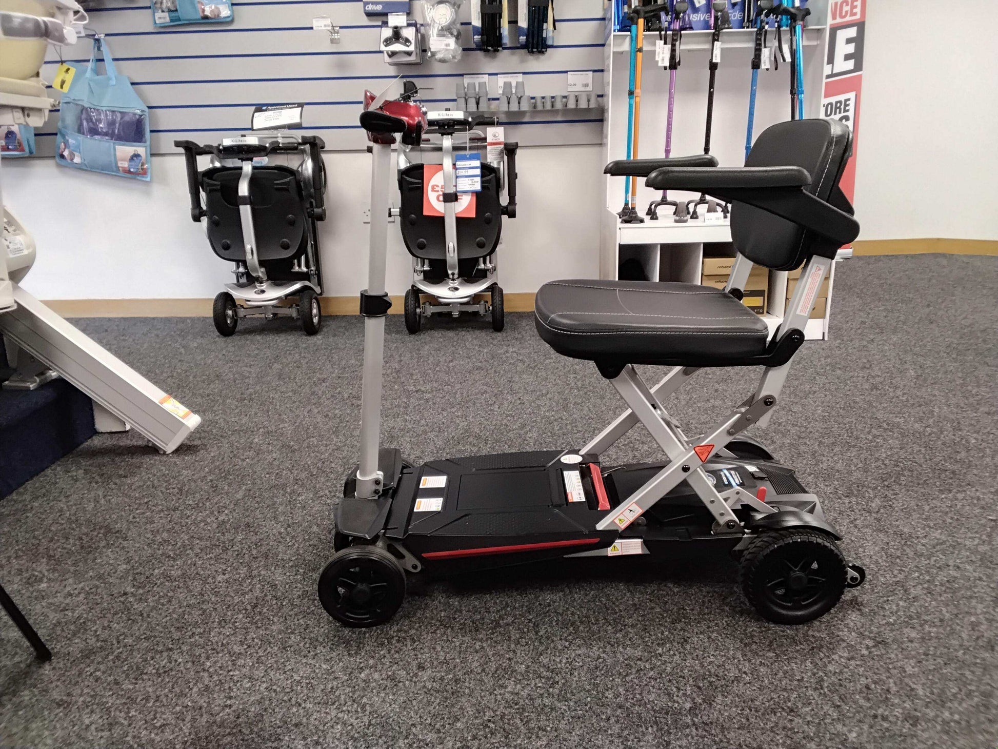 Mobifree Fold - Red | Chesterfield