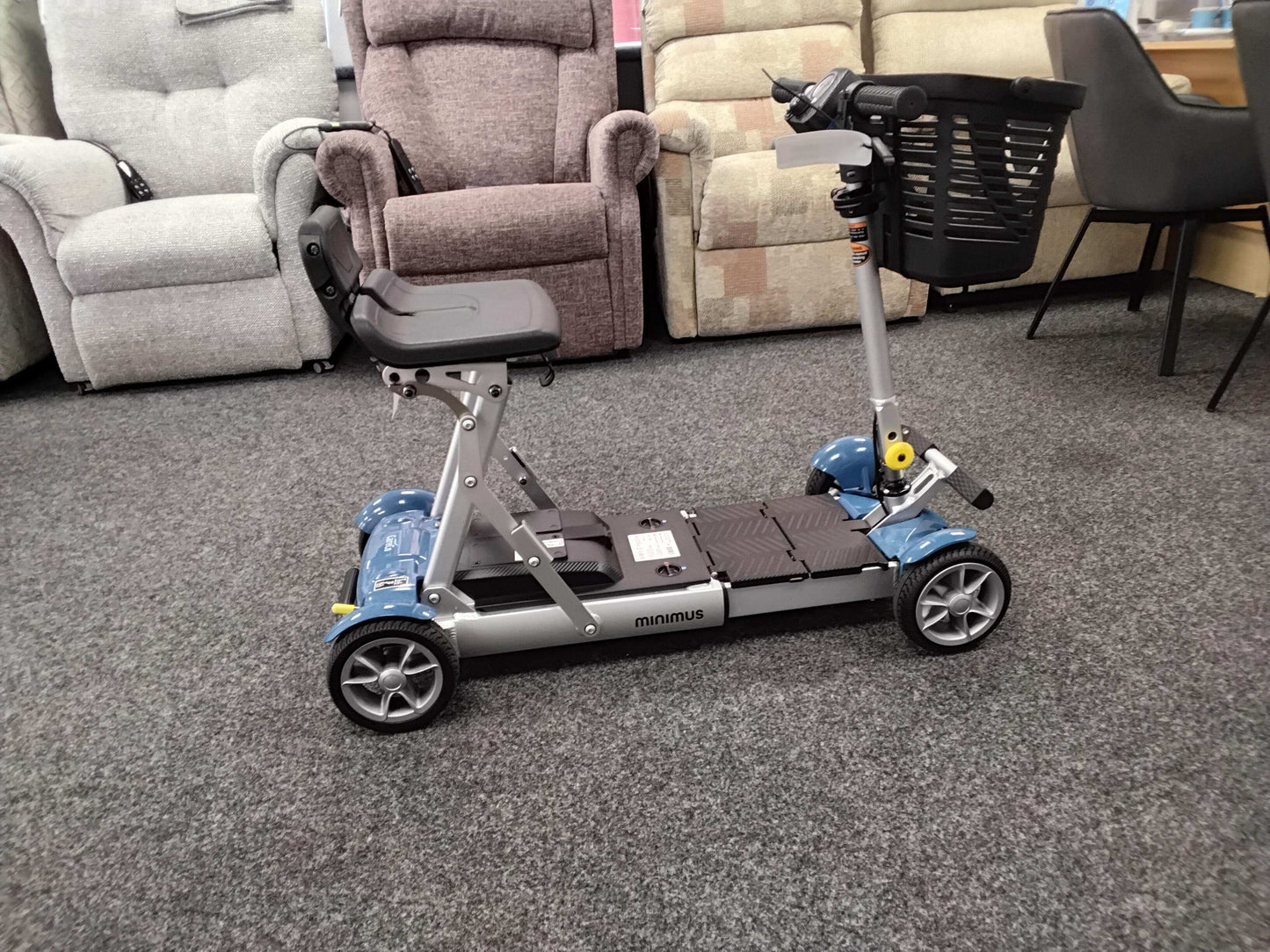 CareCo Minimus - Blue | Chesterfield