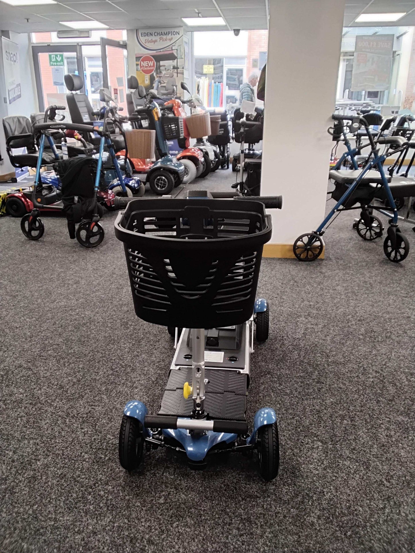 CareCo Minimus - Blue | Chesterfield