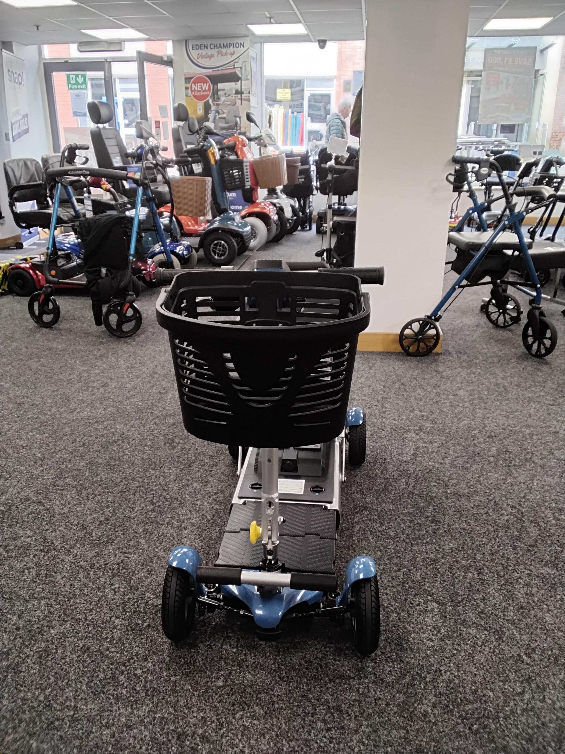 CareCo Minimus - Blue | Chesterfield