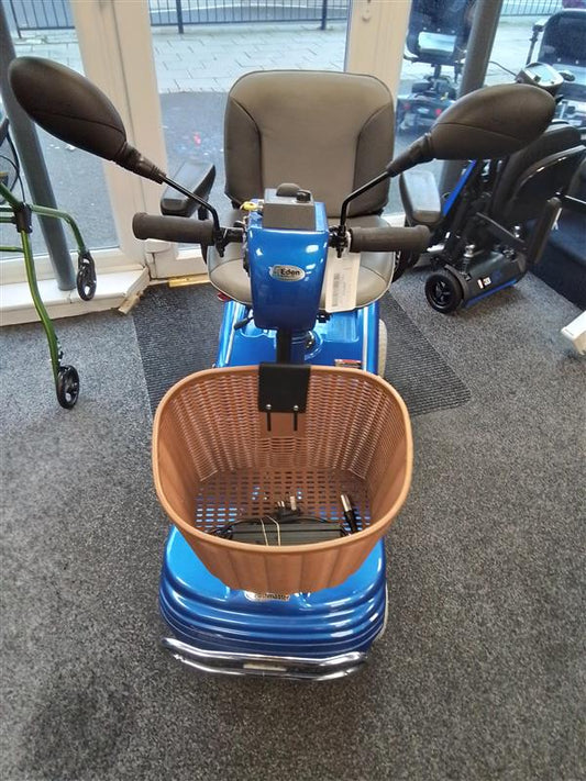 Roma Sovereign 4 - Blue | Hull, Holderness Rd