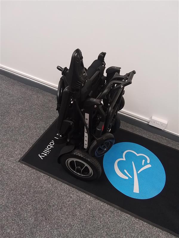 iM.4 Voyager - Black | Doncaster