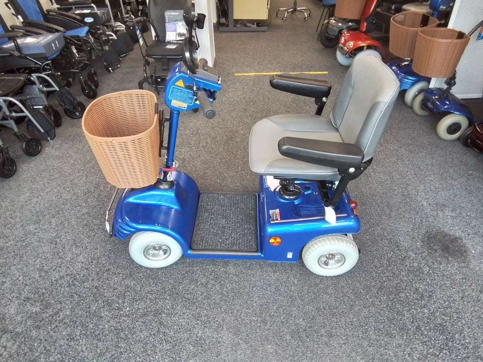 Roma Sovereign 4 (Blue)