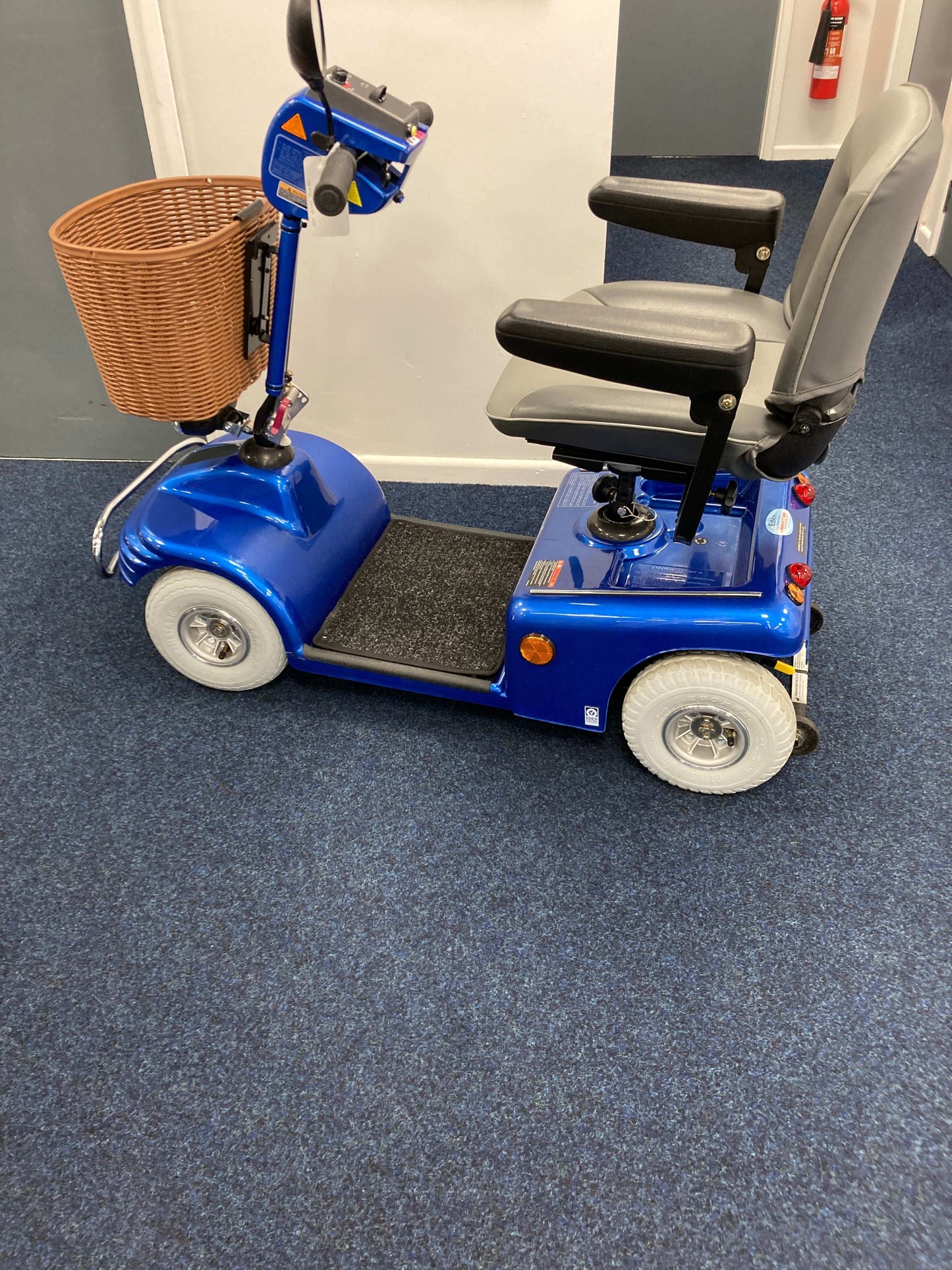 Roma Sovereign 4 - Blue | Barnsley