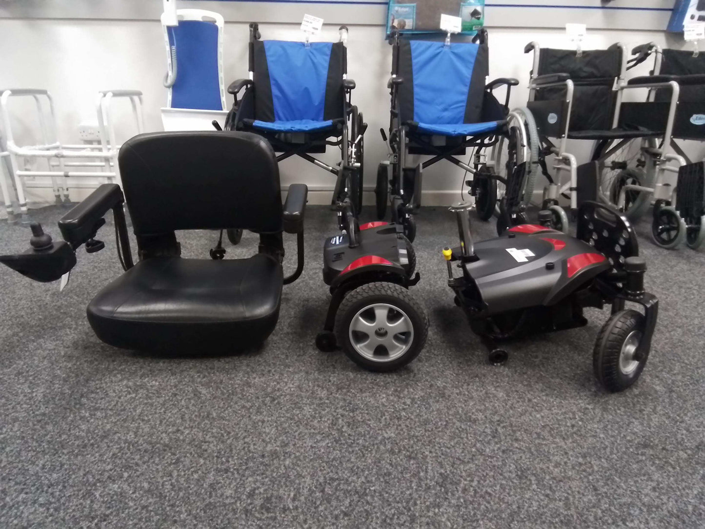 Drive Titan Compact LTE - Red | Derby