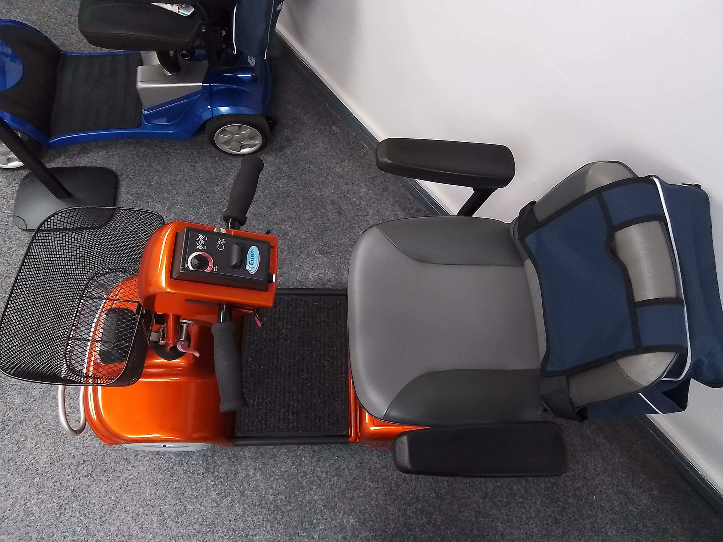 Roma Sovereign 4 (Orange)