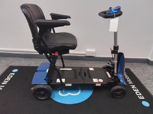 Solax Easy Lift - Blue | Doncaster - Eden Mobility