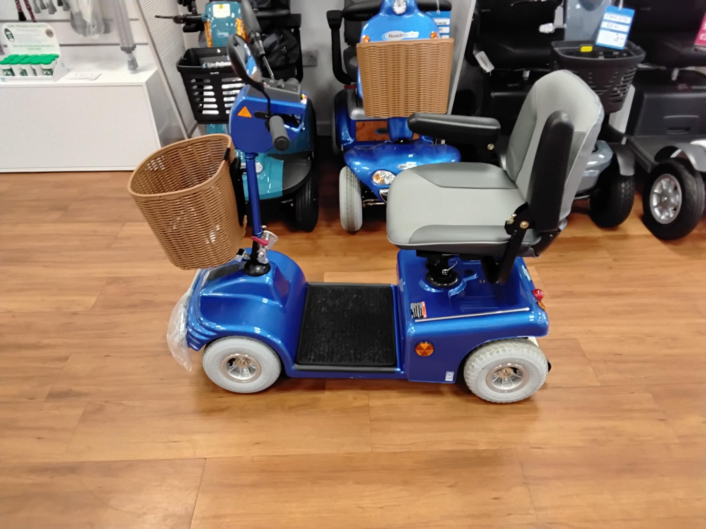 Roma Sovereign 4 - Blue | Corby - Eden Mobility