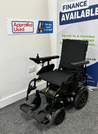 Q100 front view (Black) - Eden Mobility