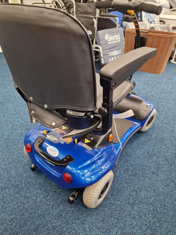 Rear View Reconditioned Scooter (Roma Paris)