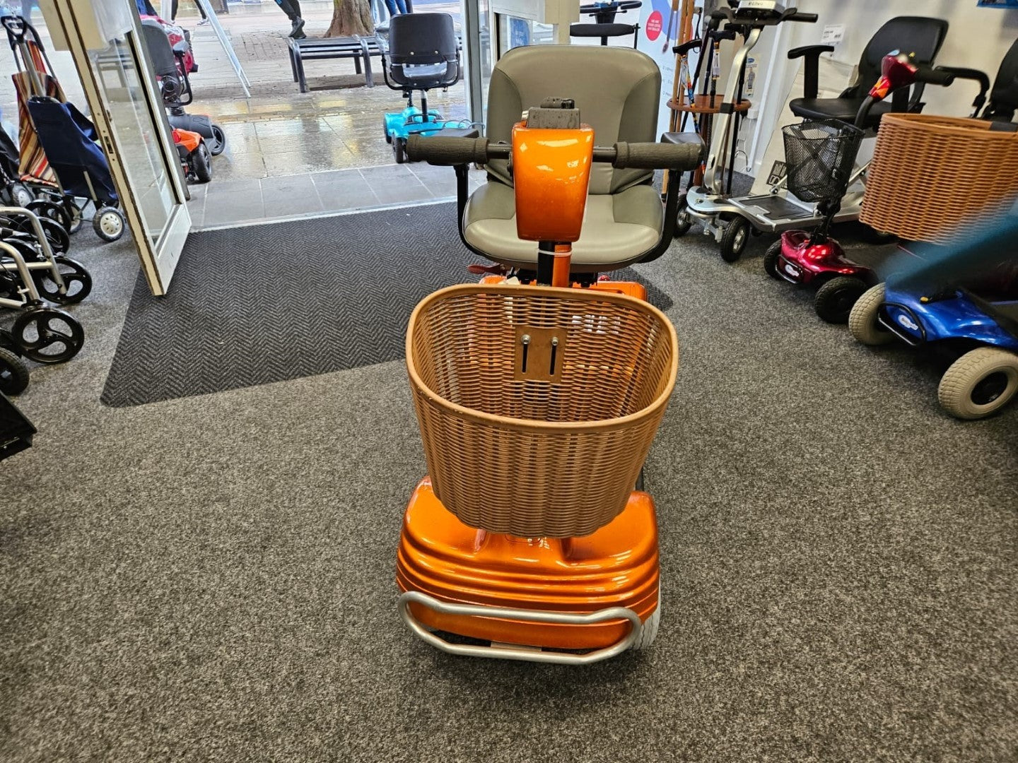 Roma Soverign 4 Orange - Eden Mobility