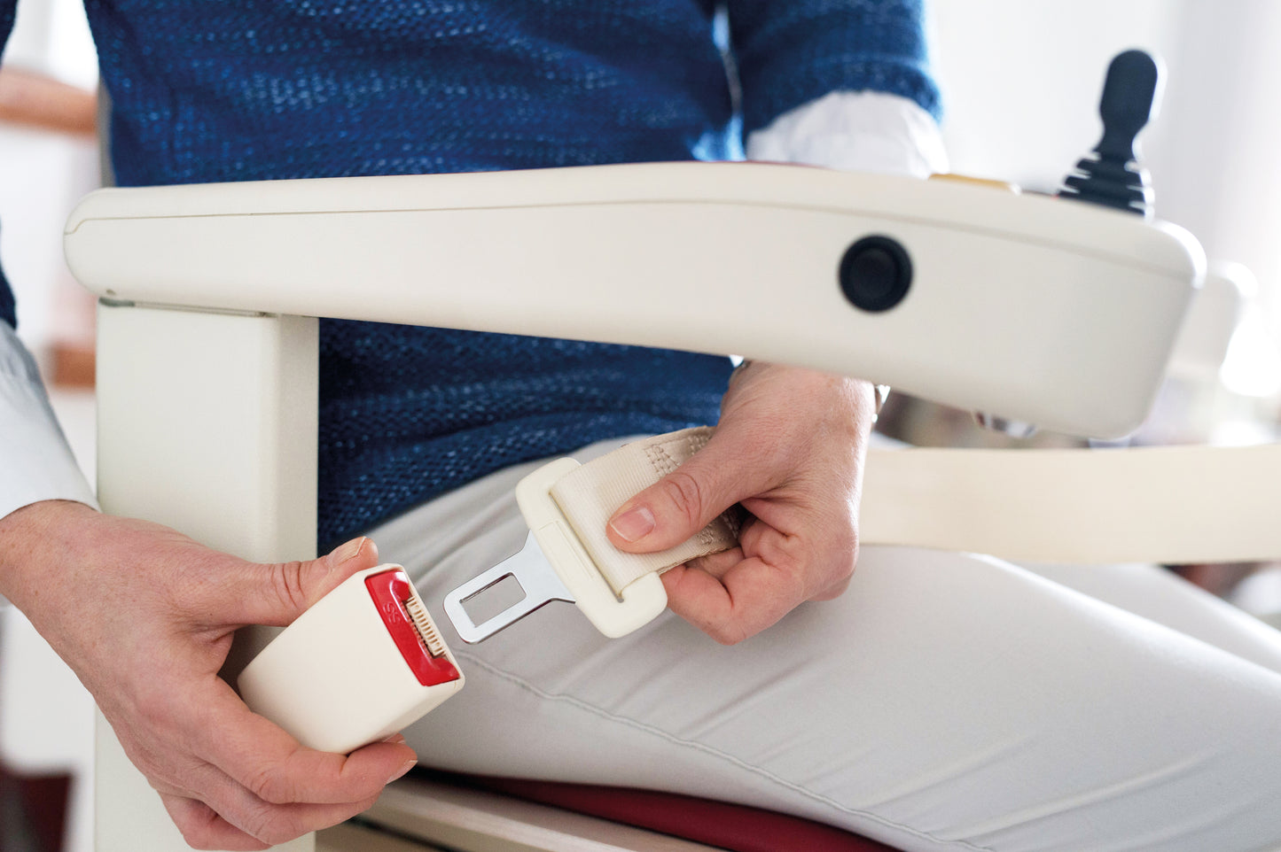The Eden Curvemaster Air - Modern Curved Stairlift - Eden Mobility