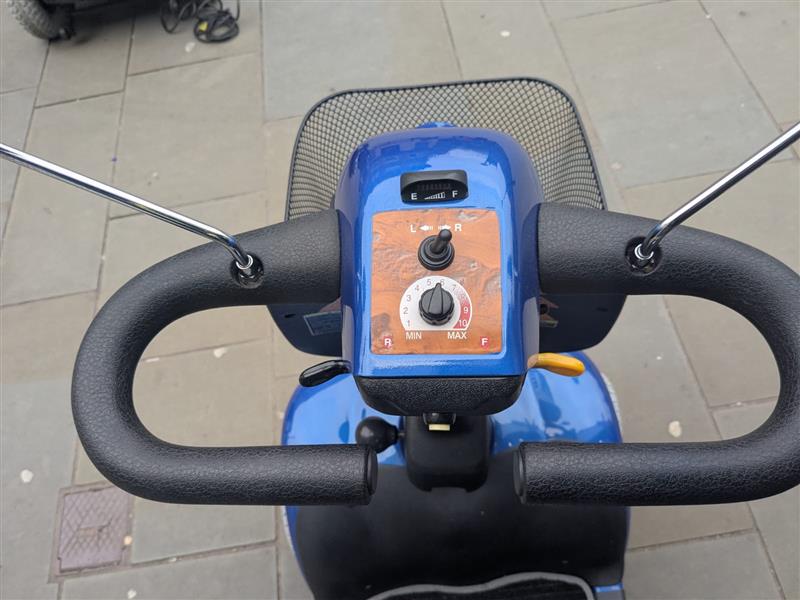 Roma Roadmaster Cadiz (Blue) - Eden Mobility