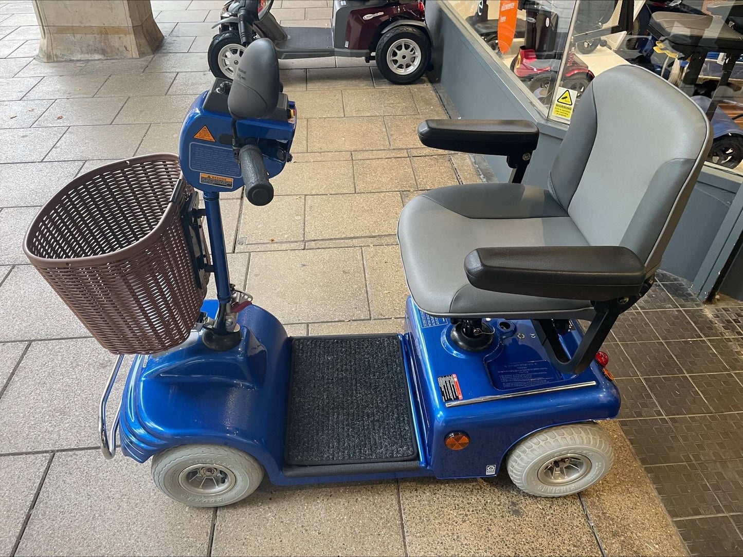 Blue Roma Sovereign 4