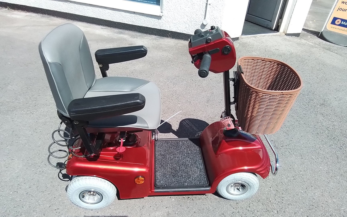 Roma Soverign 4 Red - Eden Mobility