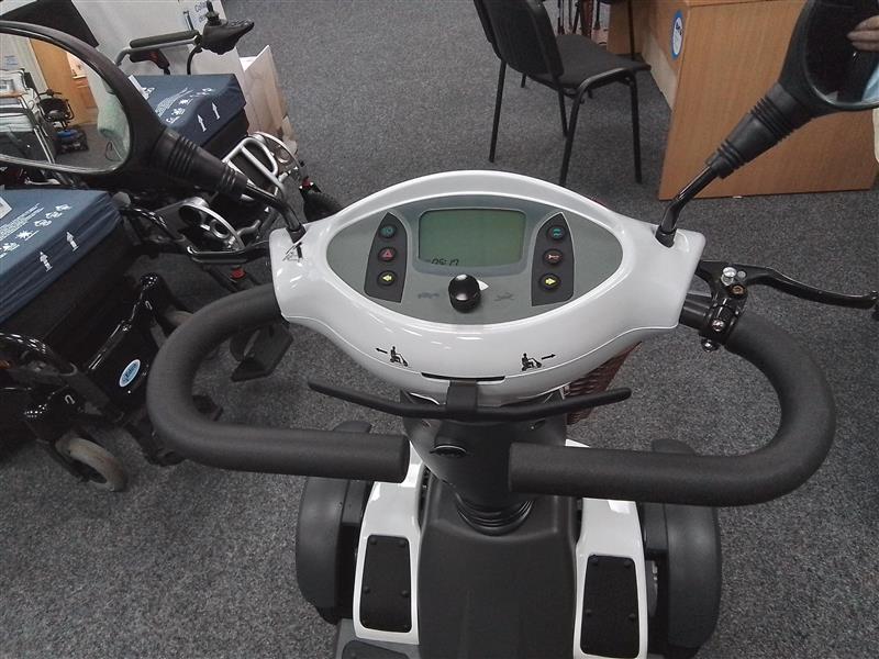 Roadmaster R - White | Stockport - Eden Mobility