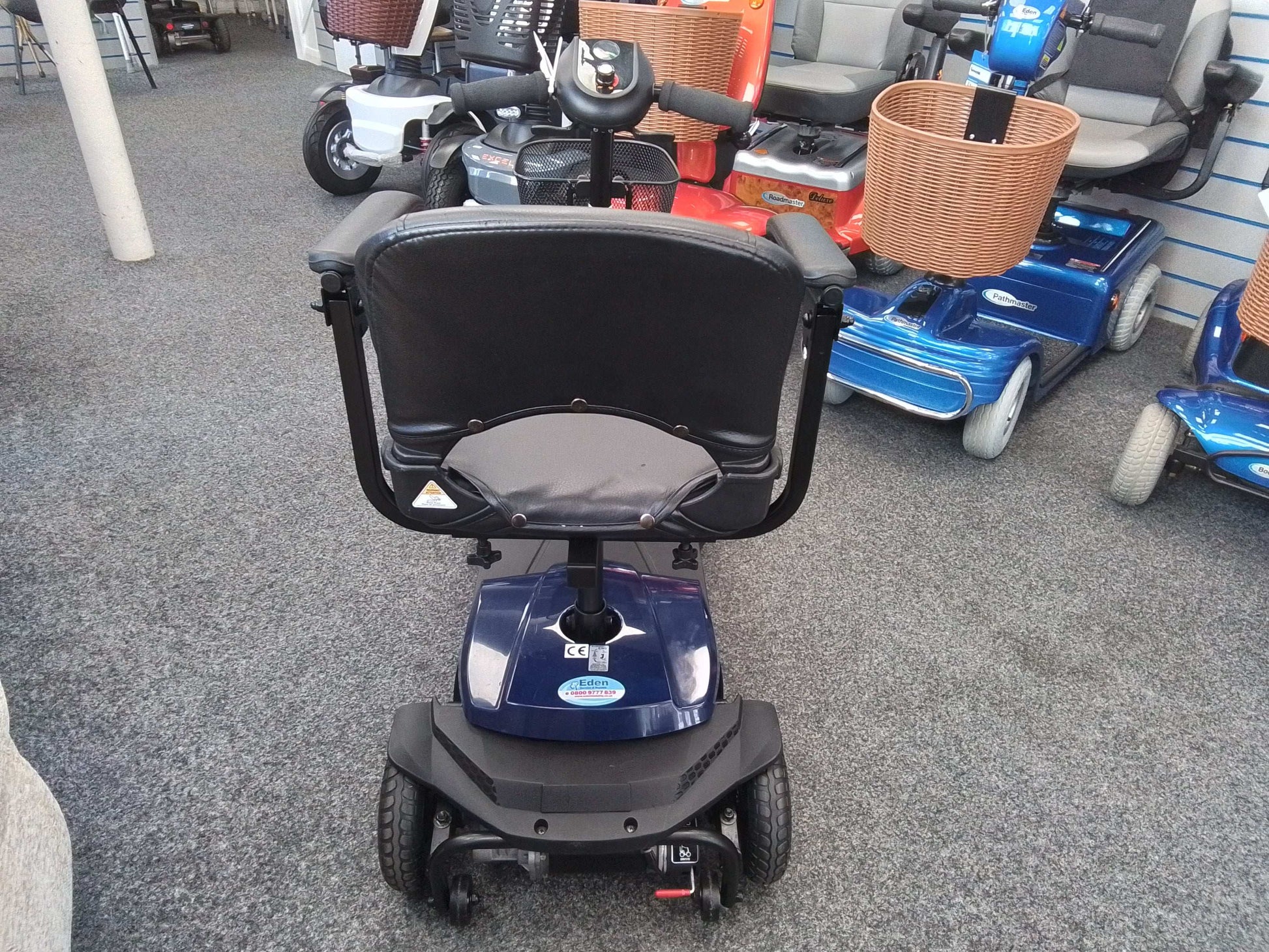Livewell Jaunt Lite (Dark Blue)