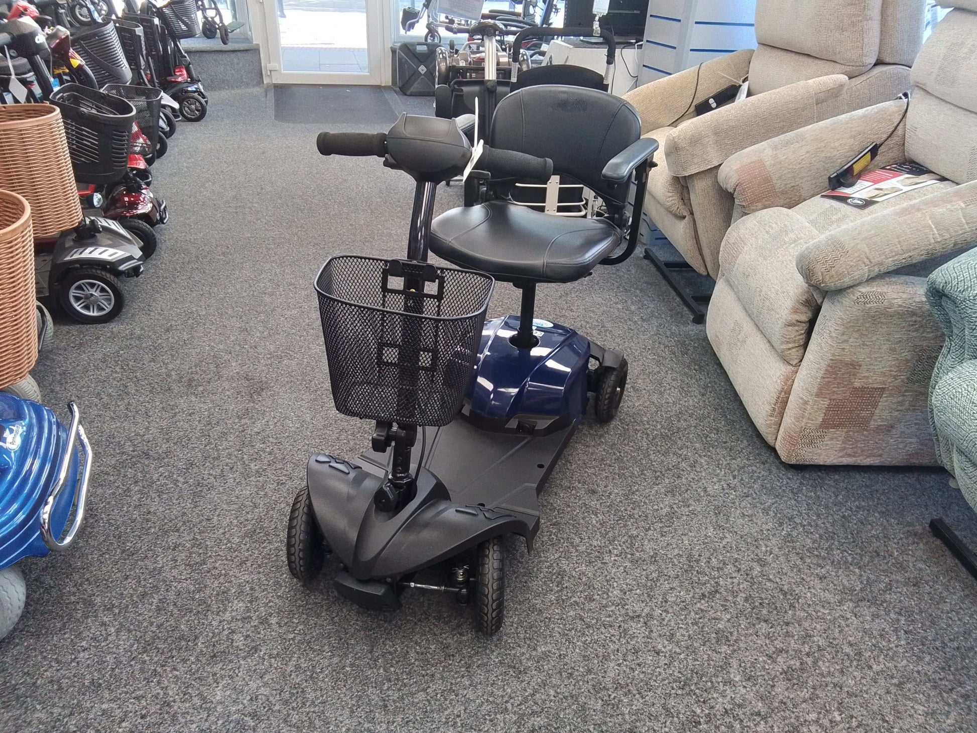 The Livewell Jaunt Lite (Dark Blue)