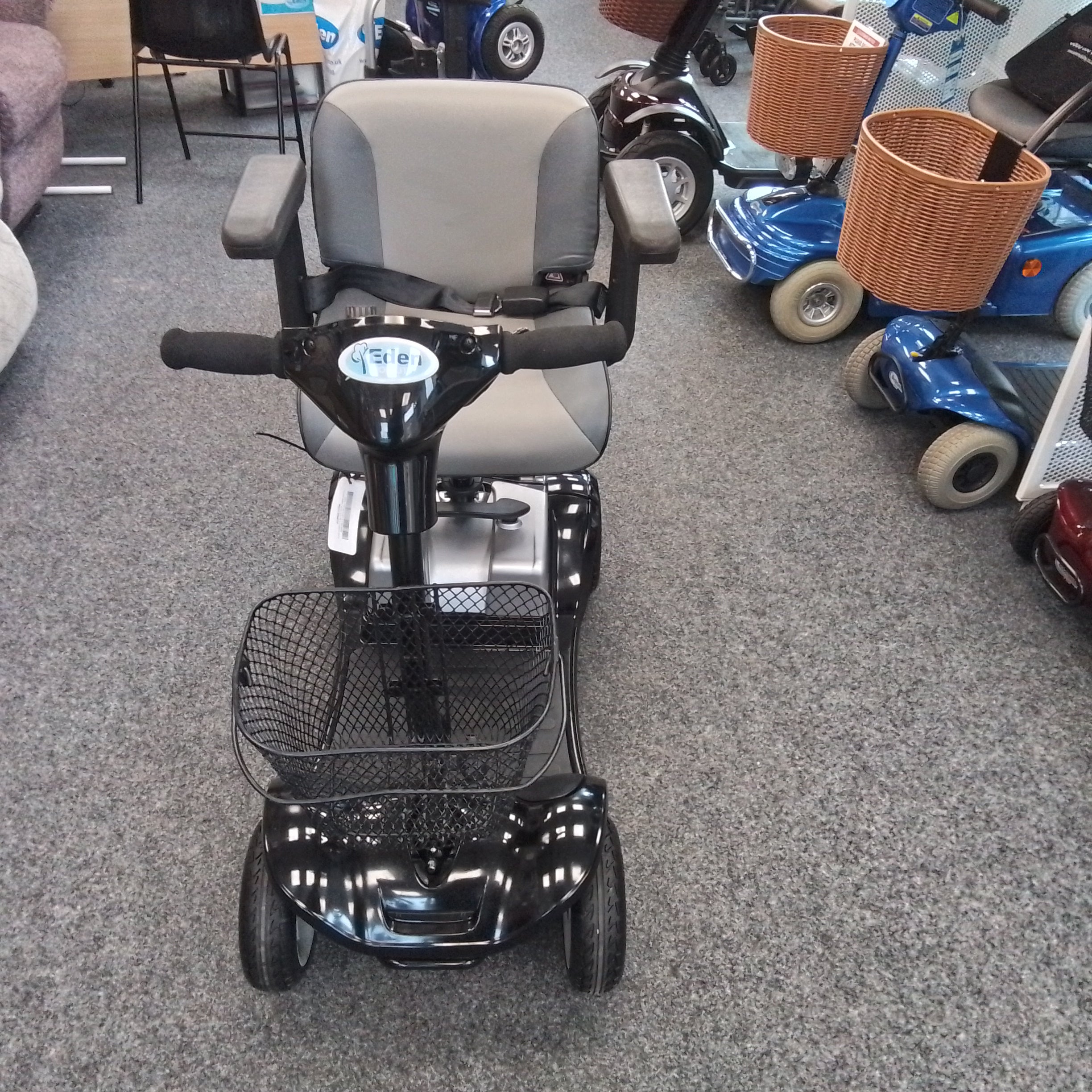 Kymco Mini Comfort - Black | Selby - Eden Mobility