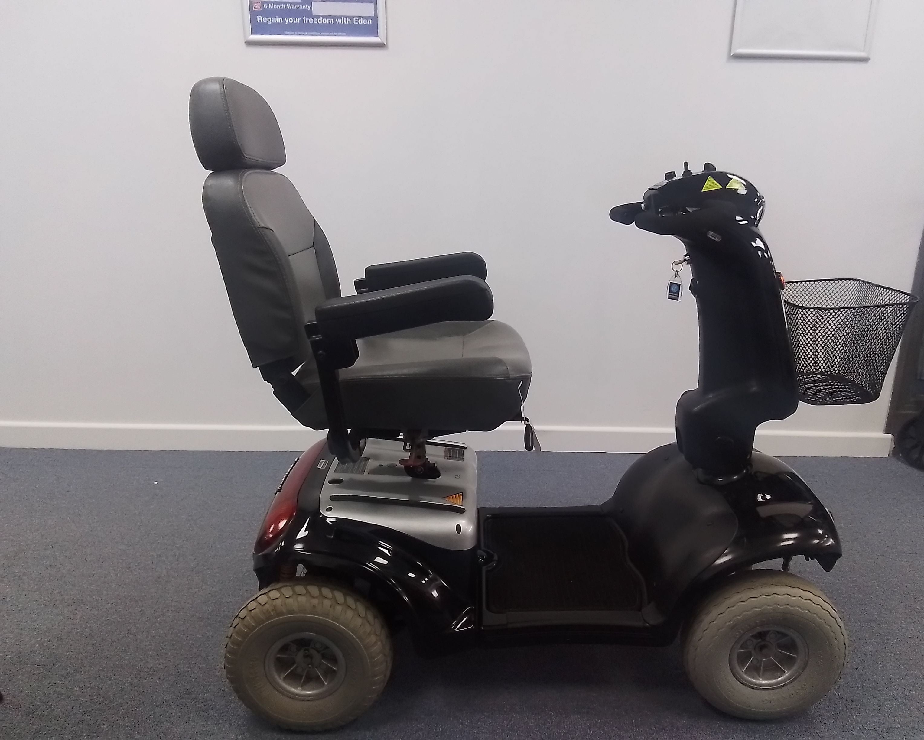 Roma Shoprider Cadiz - Black | Derby - Eden Mobility