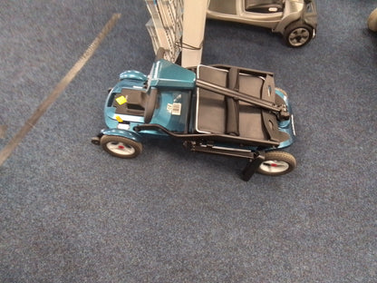 Muick Sandy Fold | Folded View