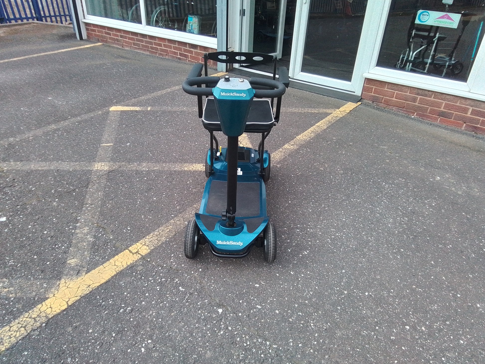 Muick Sandy Fold | Front View