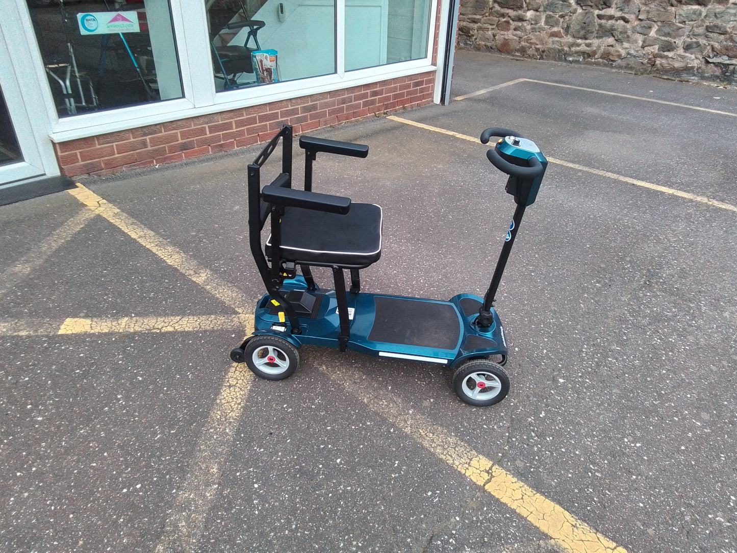 Muick Sandy Fold | Side View