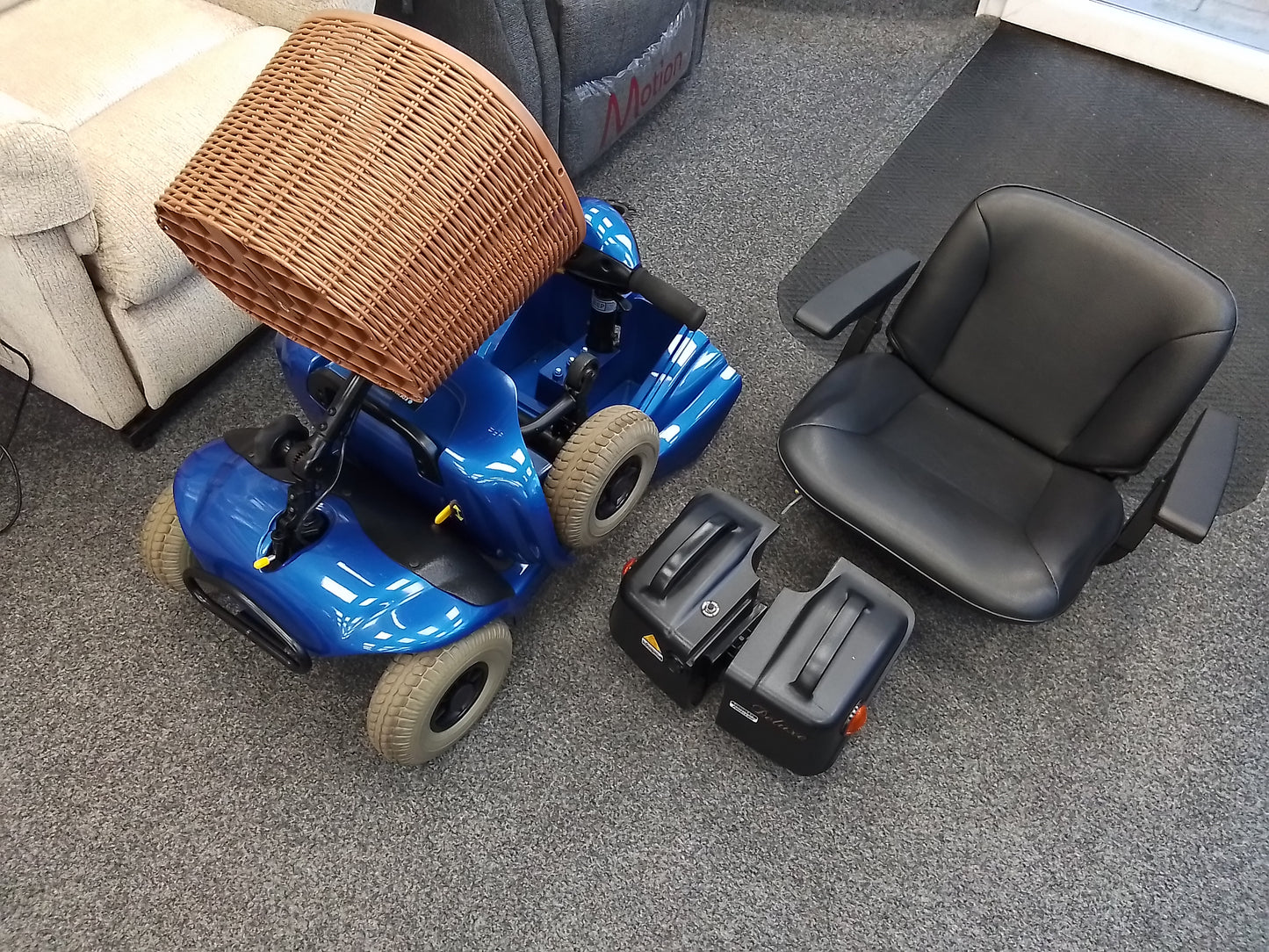 Folded View Reconditioned Scooter North Point (Roma Paris)