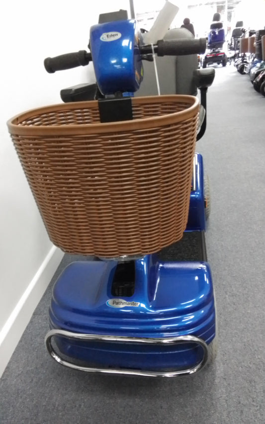 Roma Sovereign 4  Front View