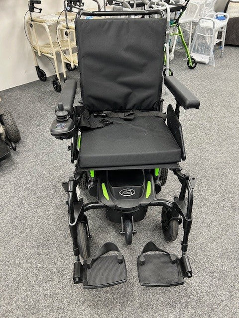The Quickie Q100 R mobility scooter in showroom