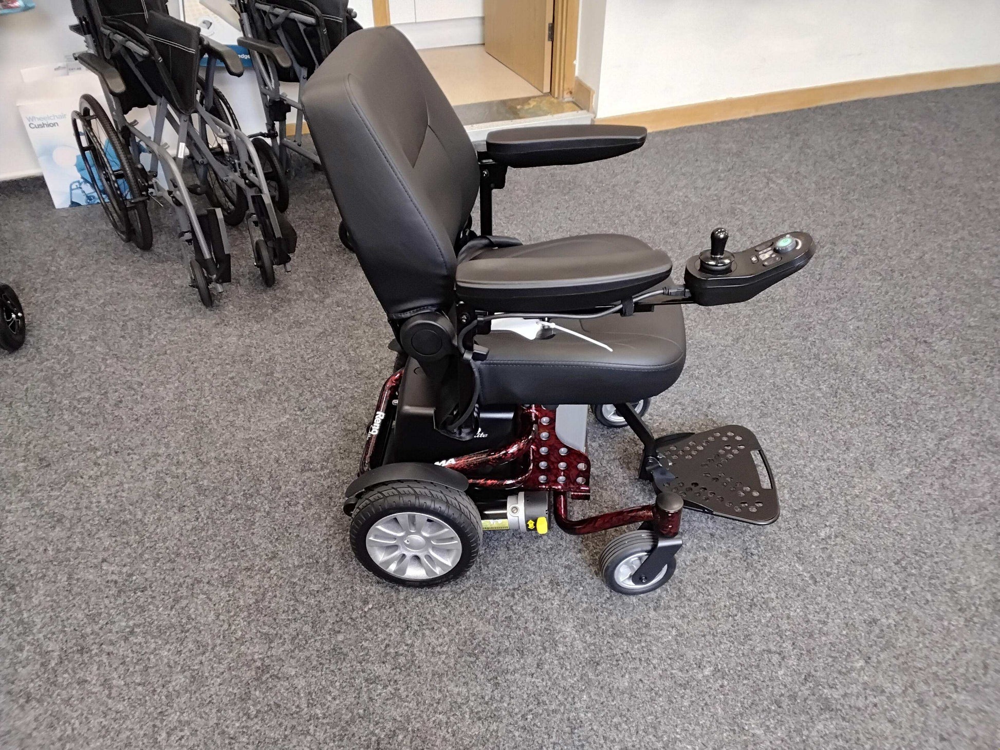 Side view of Roma Reno Lift scooter