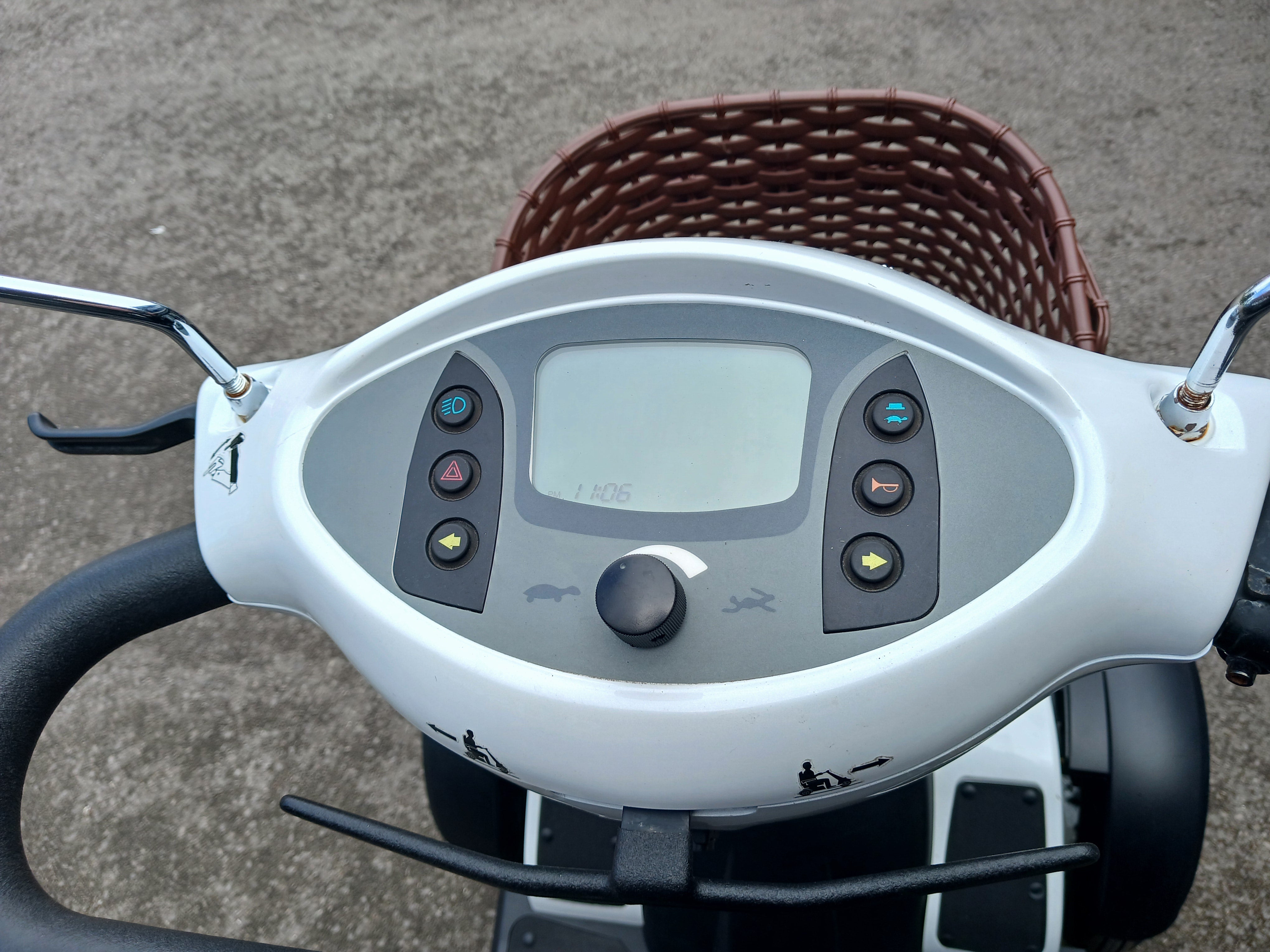 Roadmaster R in White | Refurbished Mobility Scooter Scunthorpe