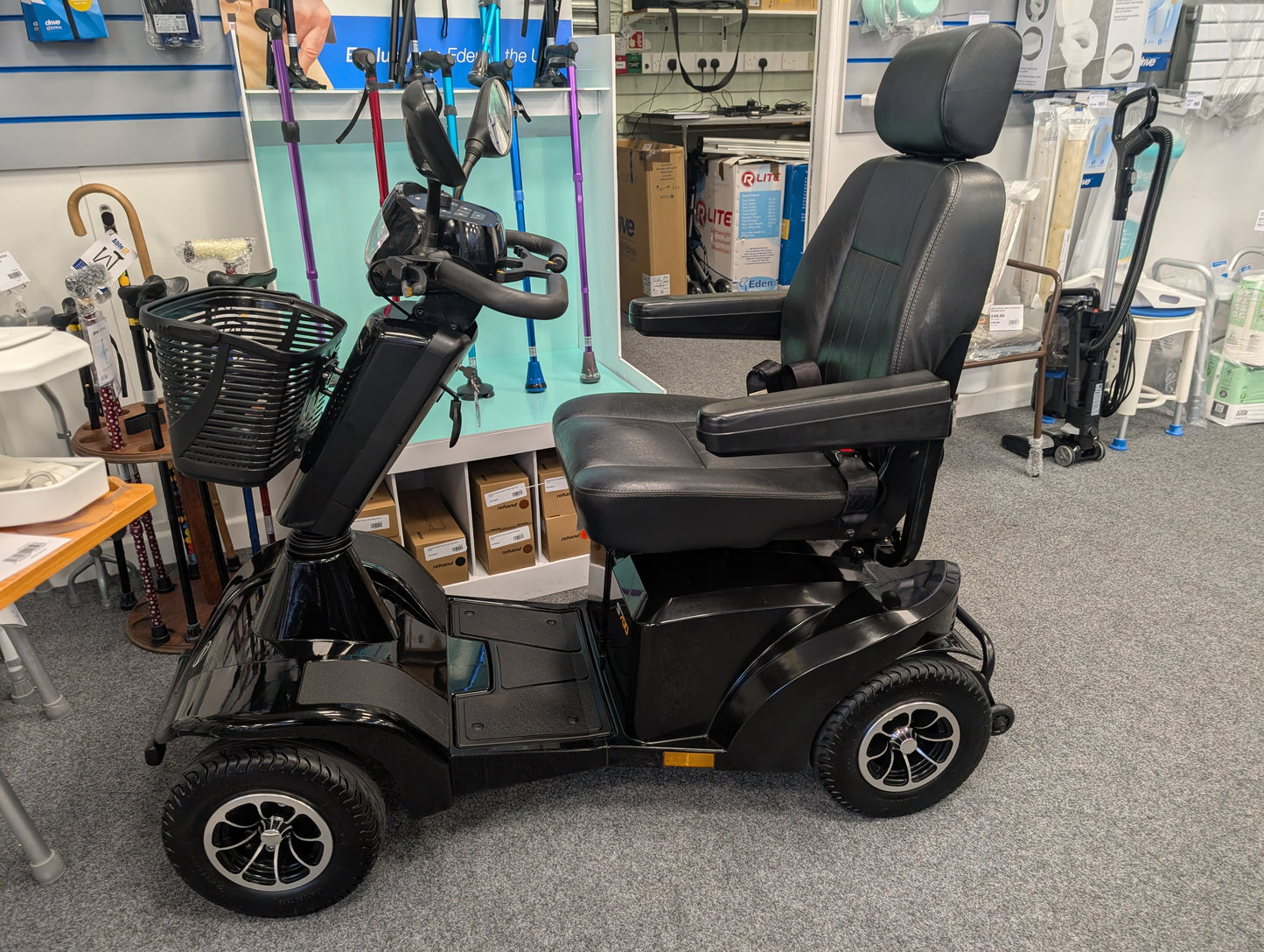 Sterling S700 - Black | Oldham