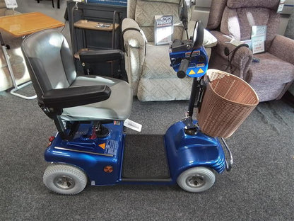 Roma Sovereign 4 - Blue | Hull, Holderness Rd