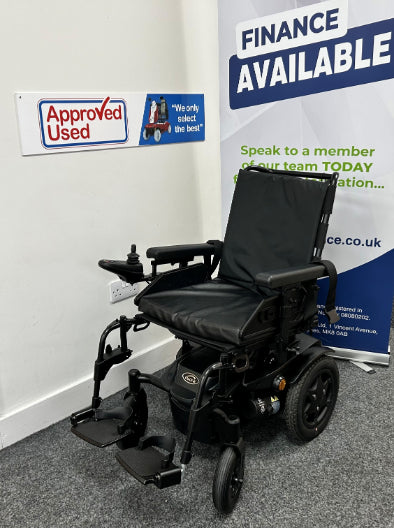 Q100 front view (Black) - Eden Mobility