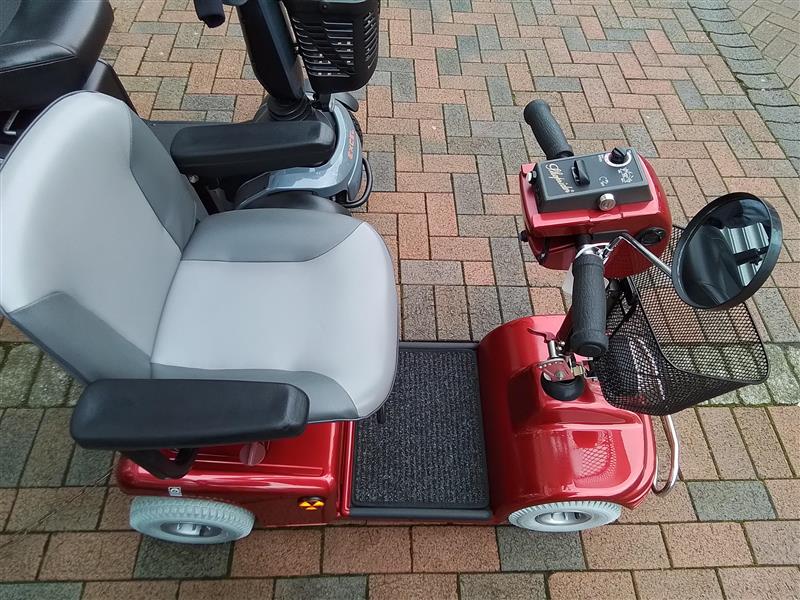 Roma Shoprider Sovereign top view (Red) - Eden Mobility
