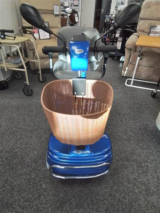 Roma Sovereign 4 - Blue | Hull, Holderness Rd