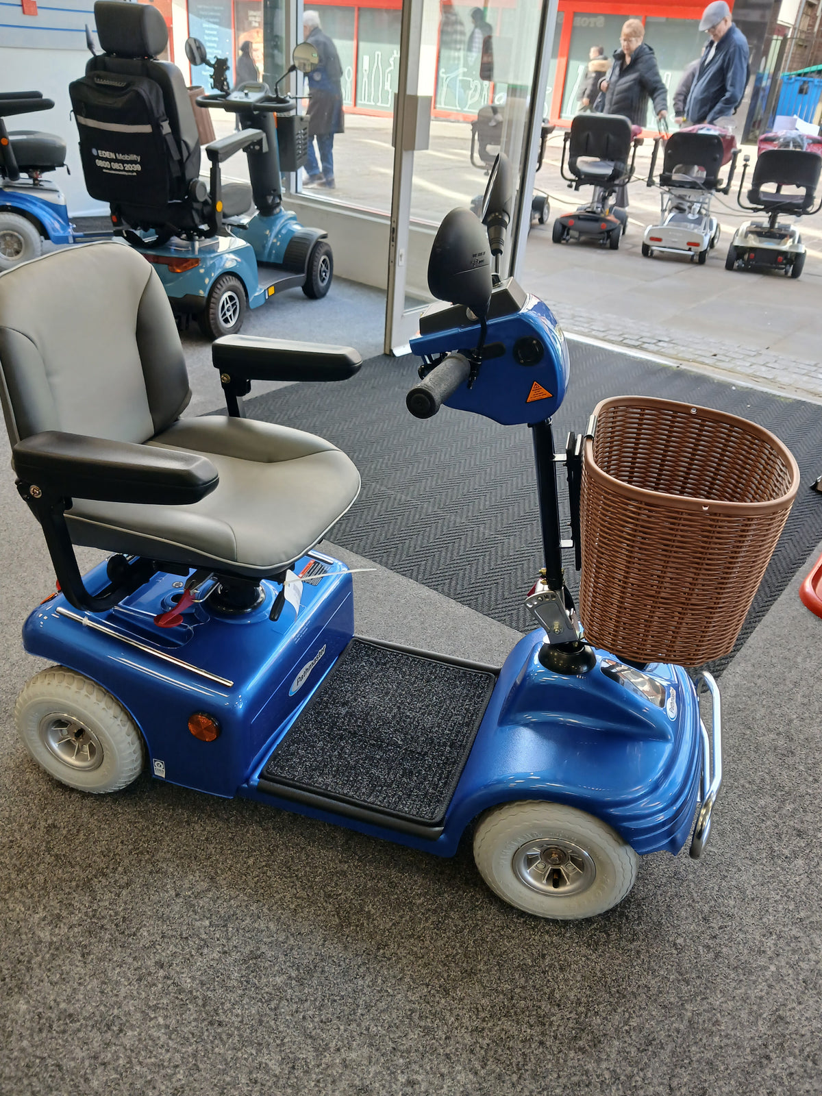 Roma Sovereign 4 in Blue | Refurbished Scooter Oldham
