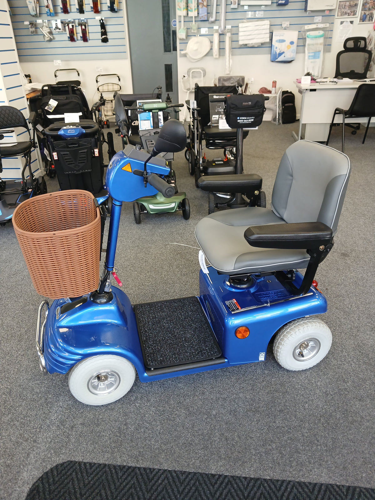 Roma Sovereign 4 in Blue | Refurbished Scooter Oldham