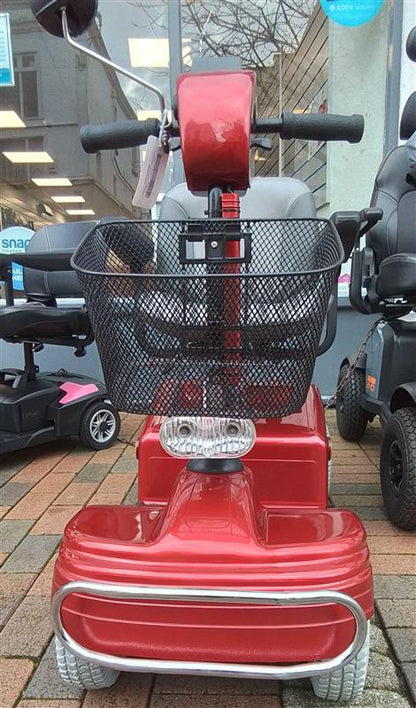 Roma Shoprider Sovereign Front view (Red) - Eden Mobility