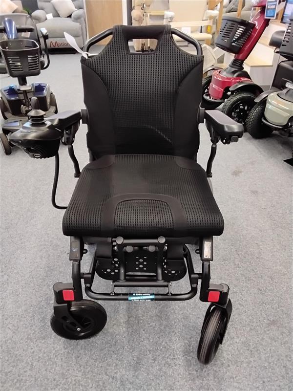 iM.4 Voyager in Black | Refurbished powerchair North Point
