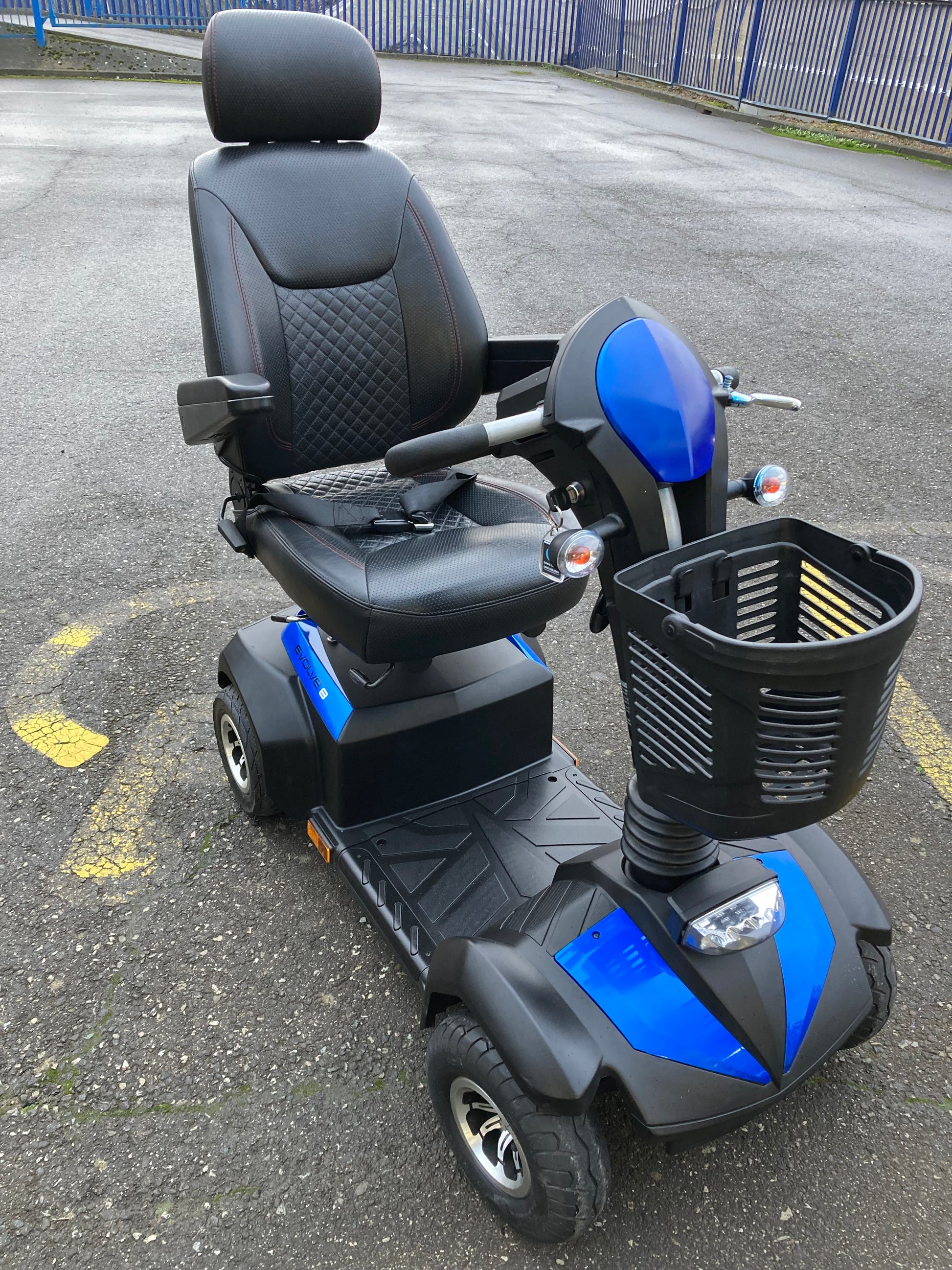 Drive envoy angle front view (blue) - Eden Mobility
