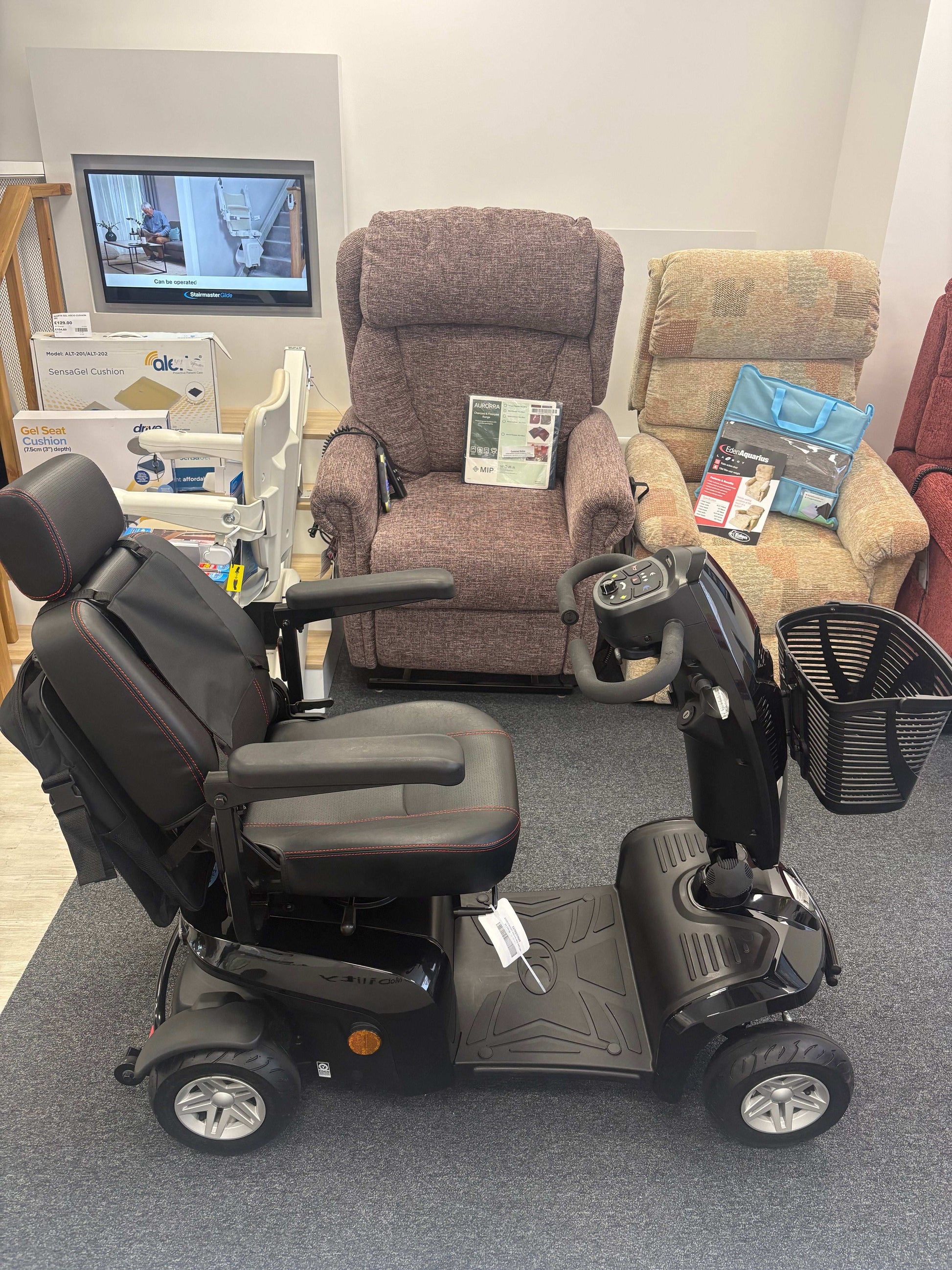 Kymco Komfy 4 (Black) - Eden Mobility