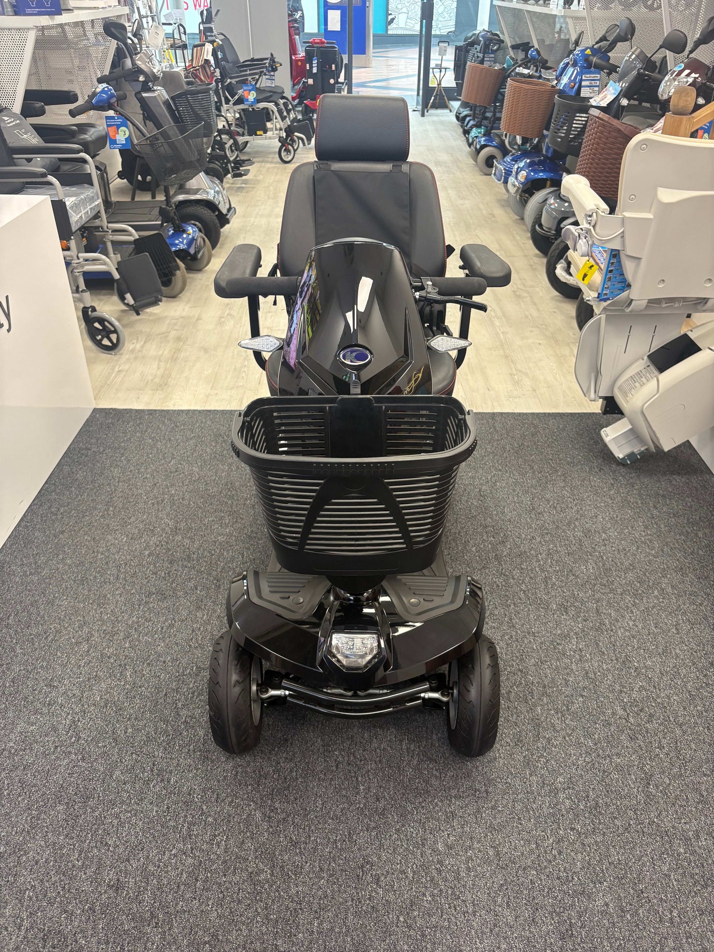 Kymco Komfy 4 (Black) - Eden Mobility