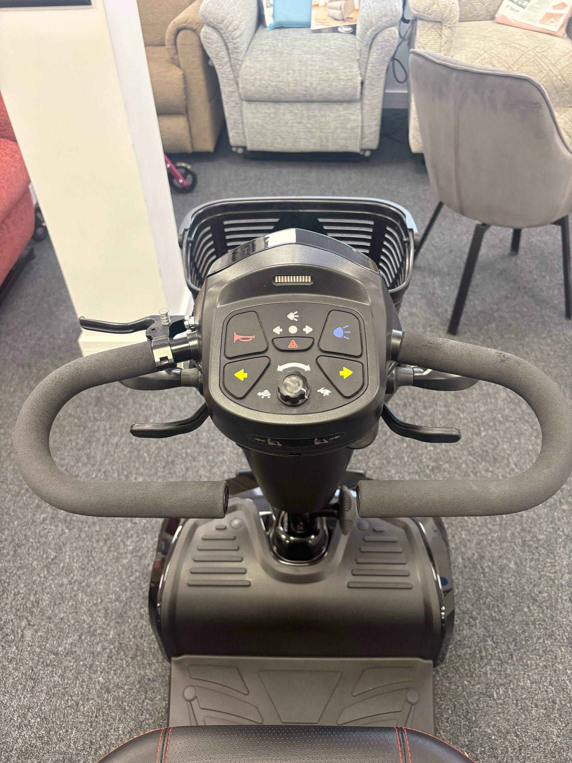 Kymco Komfy 4 (Black) - Eden Mobility