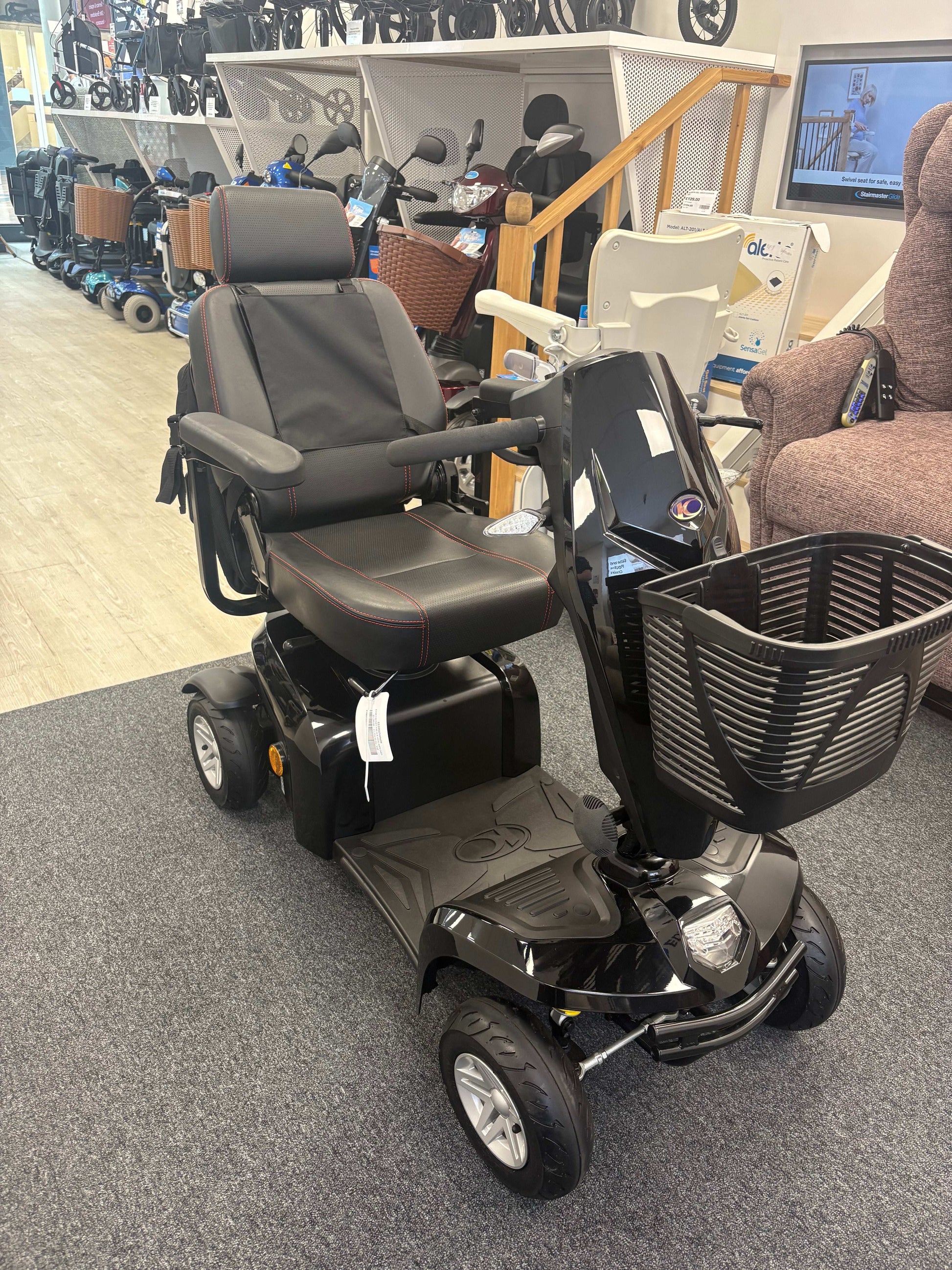 Kymco Komfy 4 (Black) - Eden Mobility
