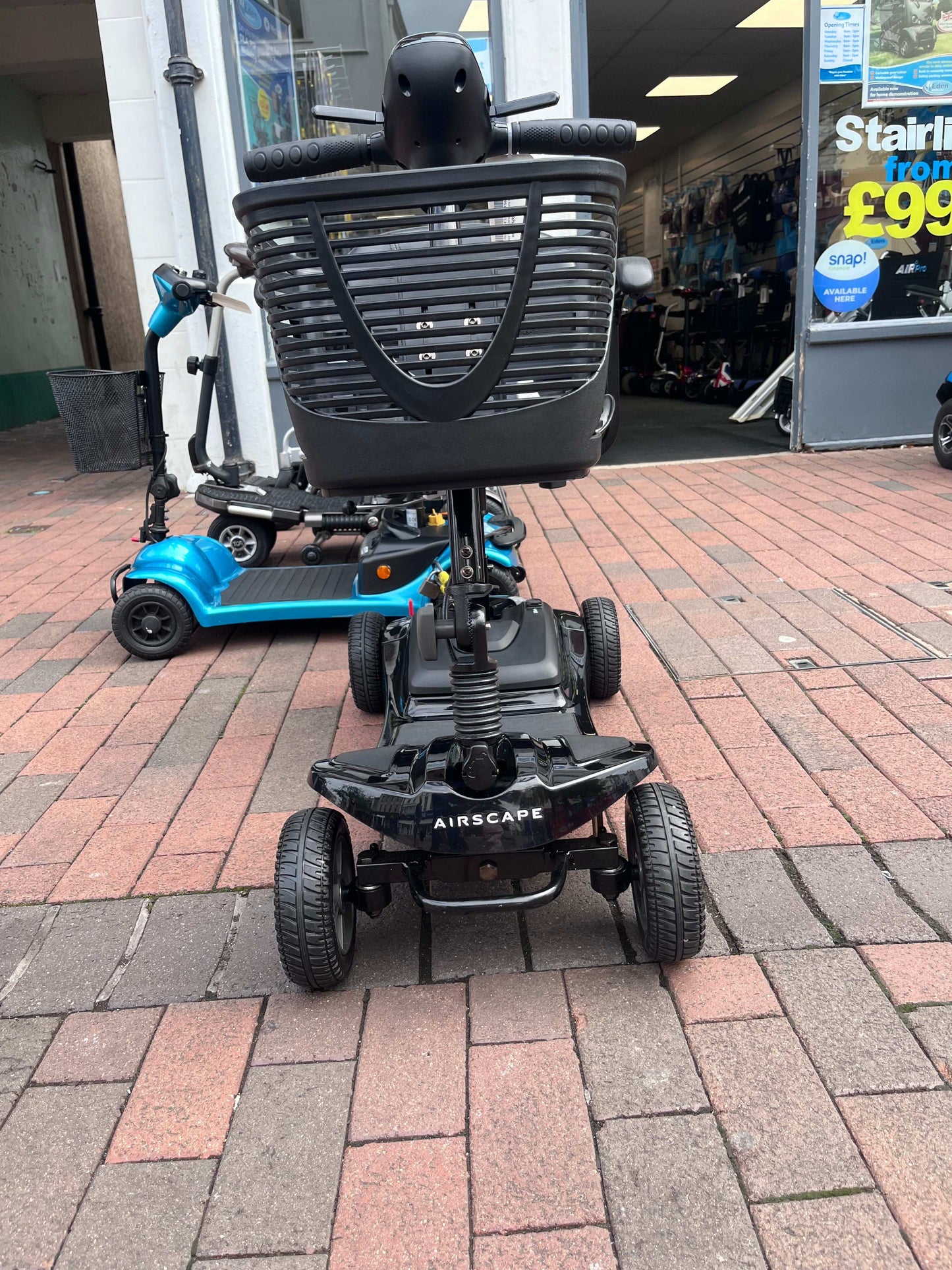 Front view Motion Airscape Black Mobility Scooter 